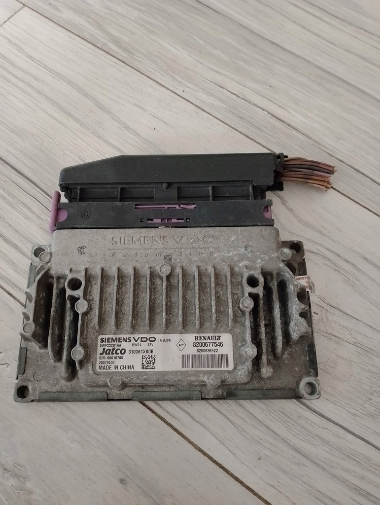 фото №1, Бортовой компьютер блок управления двигателя 8200677546 scenic ii