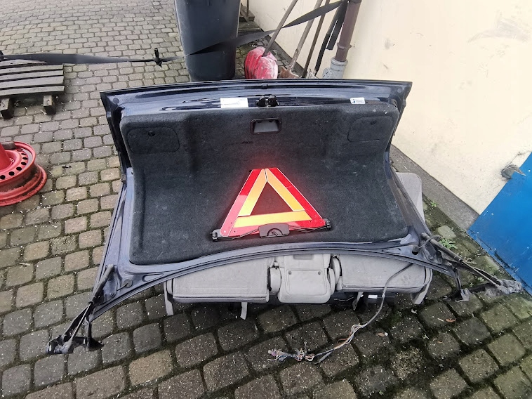 фото №12, Петля обивка замок крышка багажника багажника audi a8 d2