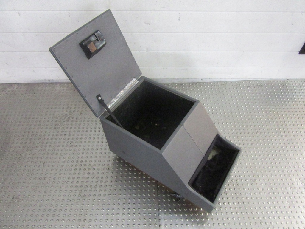 фото №3, Land rover defender 2004 подлокотник туннель средний europa