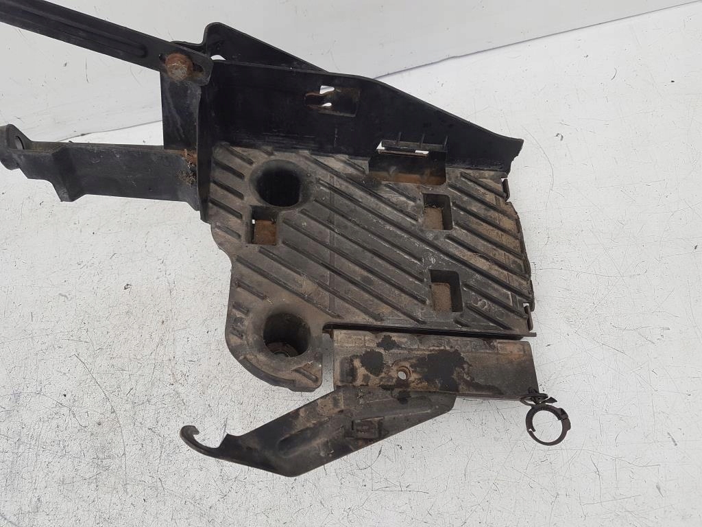 фото №3, Основание аккумулятор renault scenic i 1.9 dci rx4