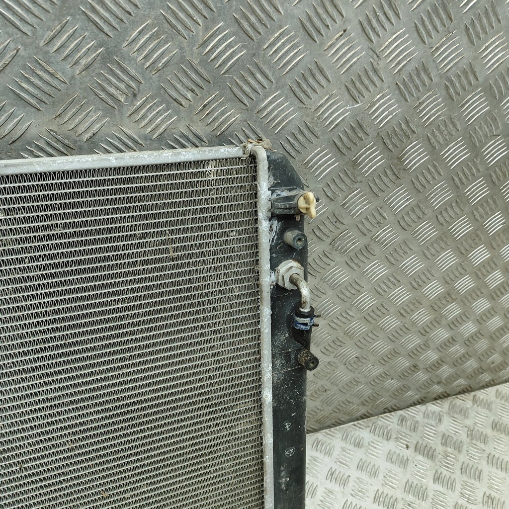 фото №5, Toyota hiace h50, h60, h70 2001 конденсатор / радиатор кондиционера