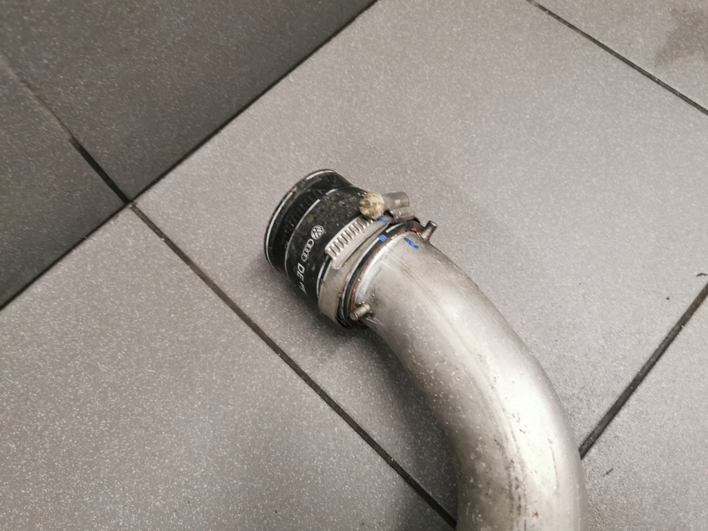 фото №2, Шланг інтеркулер a8 d3 3.0 tdi 059145731al