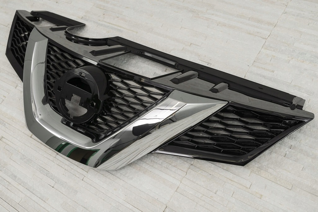 фото №8, Nissan rogue 2014-2017 решётка радиатора с отверстие na камера