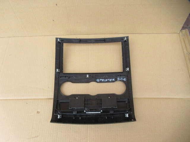 фото №2, Mercedes sprinter 906 панель рамка
