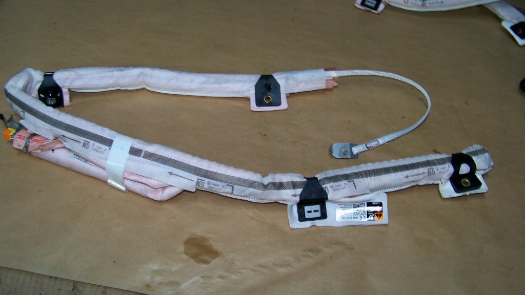 фото №1, Opel adam 14r шторка безопасности левая