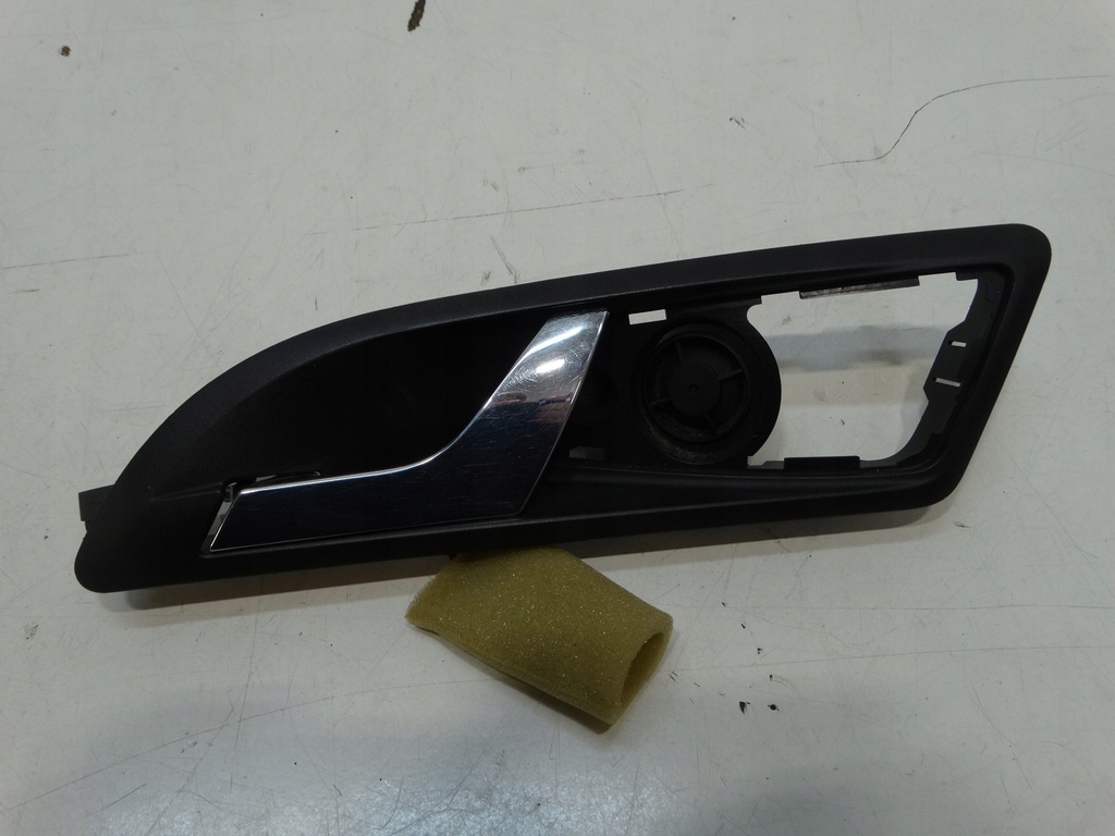 фото №1, Ручка внутрішня лівий перед octavia ii 1z0837247