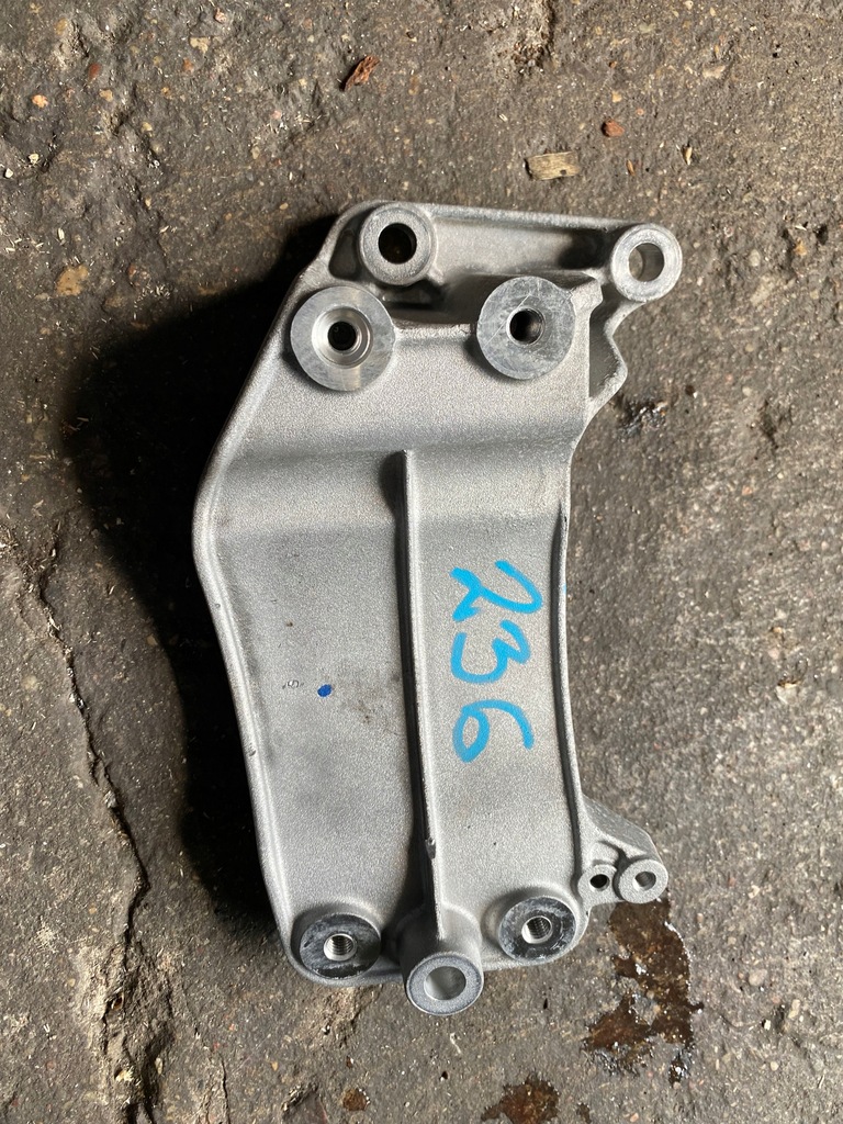 фото №1, 236 jeep grand cherokee wk2 кронштейн кронштейн