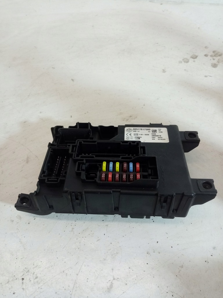 Купить Коробка предохранителей fiat grande punto 2006 00517817580