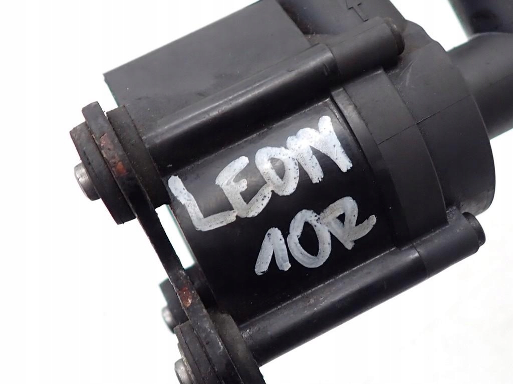 фото №8, Додаткова помпа wody 5n0965561 vw golf vi seat leon ii 1.6 tdi cay 10r