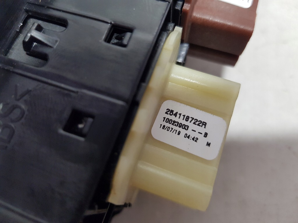 фото №11, Панель окон зеркал renault zoe ii