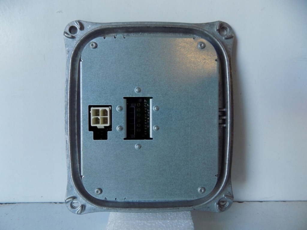 фото №2, Audi r8 - модуль led om: 420907472f -12375