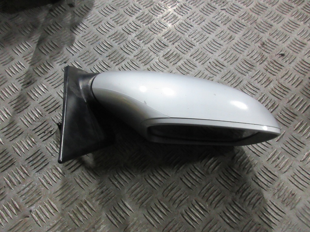 фото №1, Hyundai sonata iv sedan зеркало правое 7pin hybrid usa 12 r.