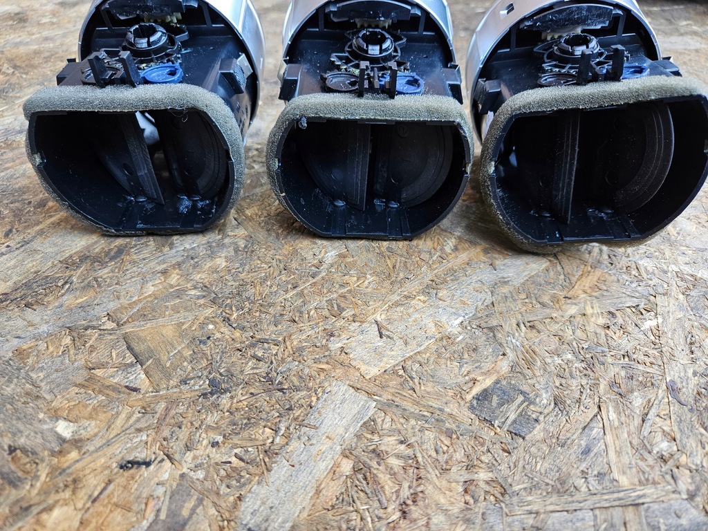 фото №6, Решітка обдув панелі консолі середня середина seat exeo 3r0820951