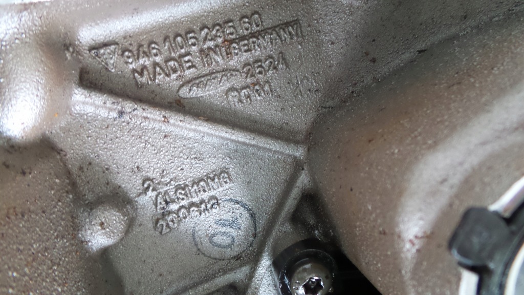 Купить Крышка клапанов porsche panamera 94610523560 рестайлинг