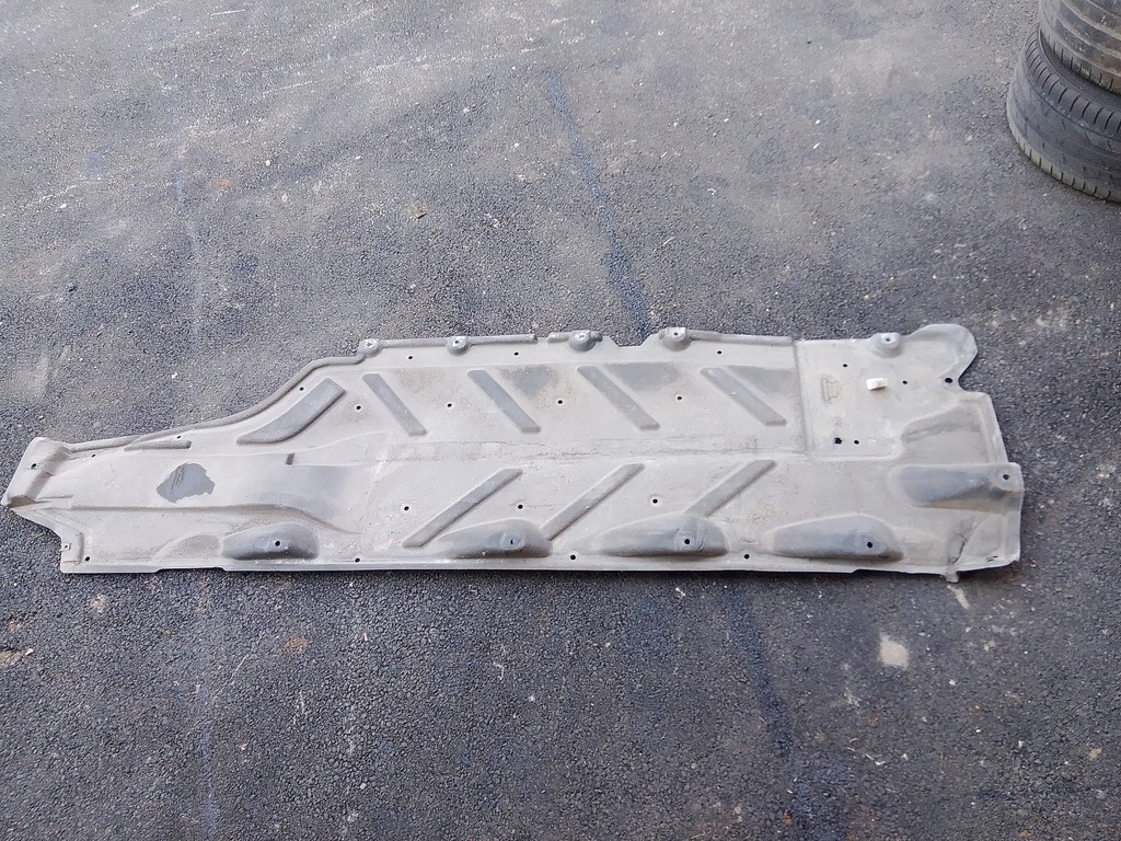 фото №1, Mercedes w176 защита подвеска нижняя правая