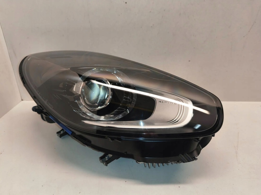 Купити Фара права сторона alpine a110 602001547