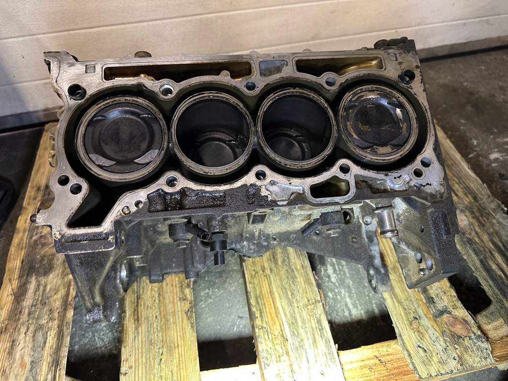 фото №1, Блок двигуна dół wał поршні renault dacia 1.3 tce h5h b480