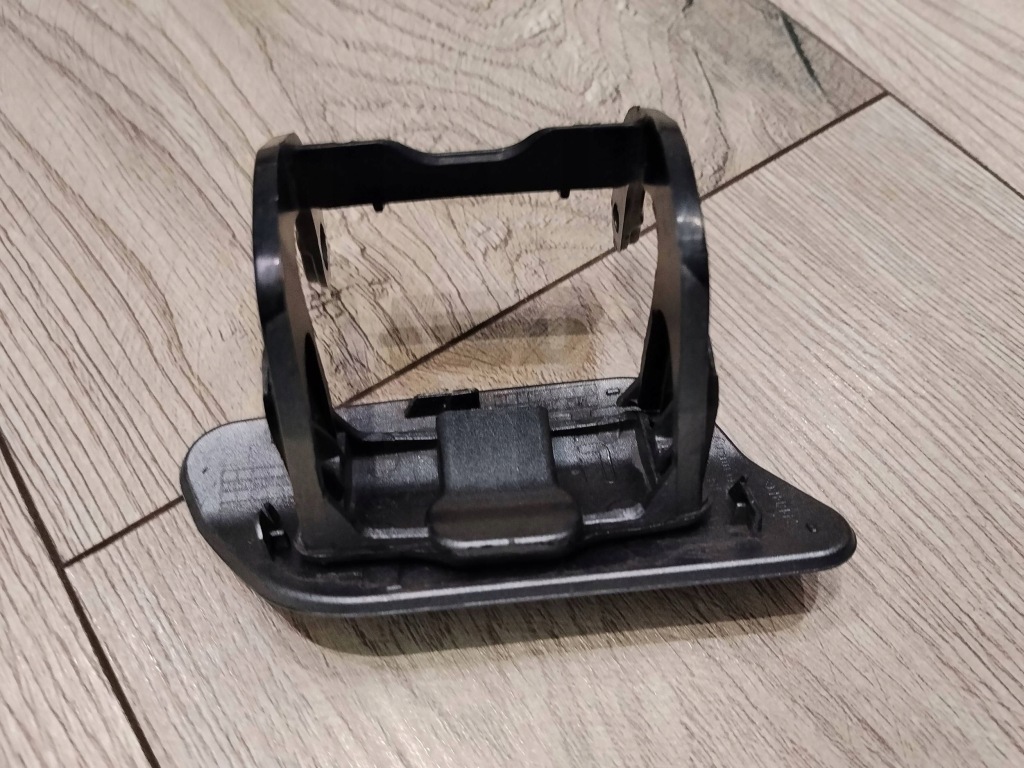 Заглушка распылителя бампера перед левая серебристая a52 bmw 6 f13 8052711 Доставка