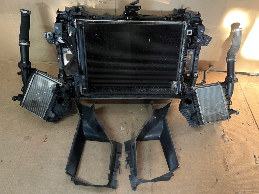 Idealny комплект . перед lamborghini urus matrix 23r 1 Оригінал