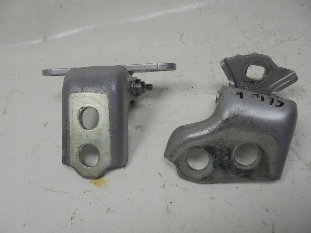 фото №1, Петлі двері правий перед renault комплект 79636 4150r renault clio v 1.5