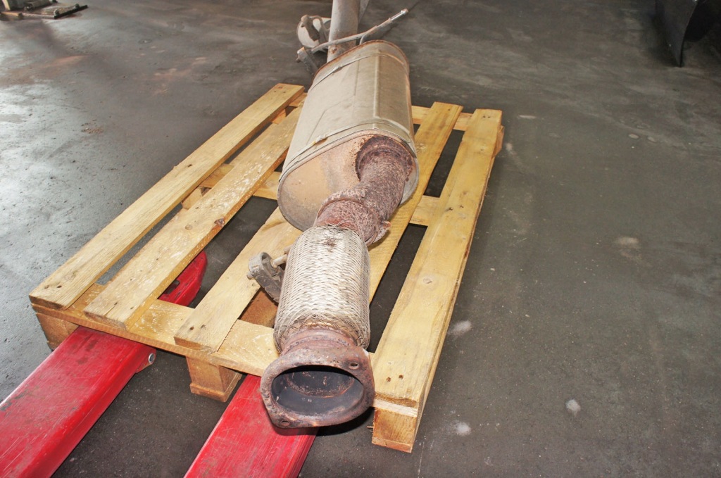 Tu005 cadillac escalade iii ^ 6.2i гасник вихлоп g4-3825 в Україні