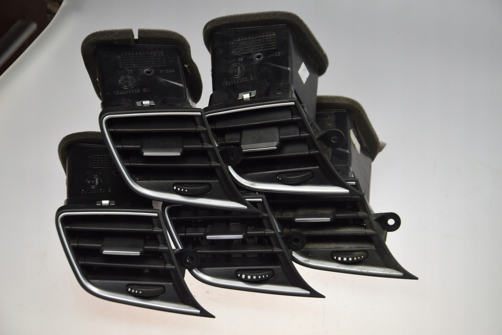 фото №1, Решётка обдув alfa romeo giulietta 2010- левая