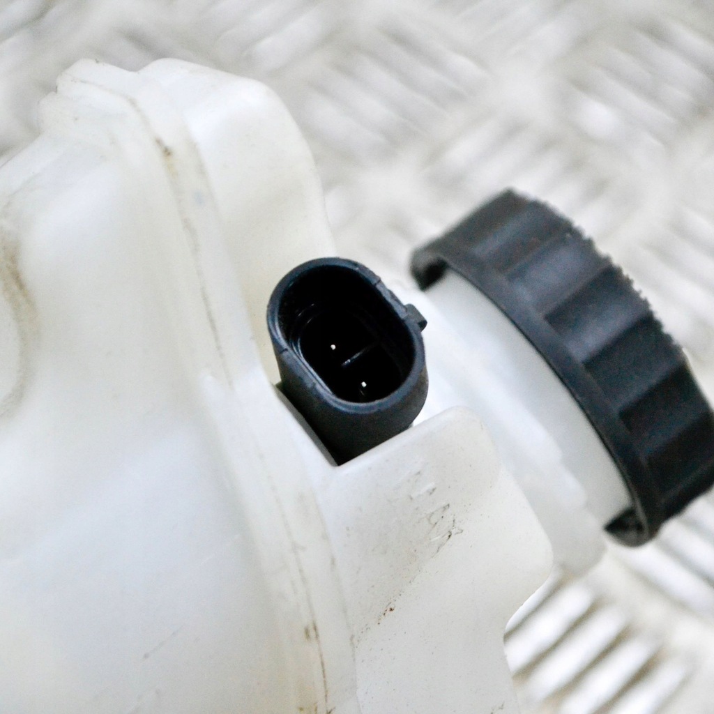 фото №6, Maserati levante 2020 бак жидкость тормозной