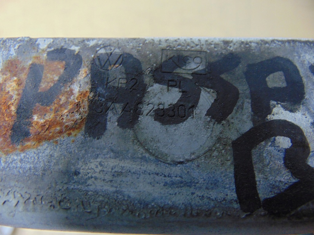 фото №11, Петля капот лівий vw passat b7 lb9a 3aa823301