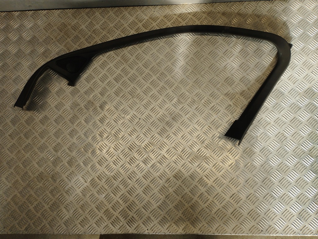 фото №1, Bmw f40 рамка дверь правая передняя 7464802 7464804