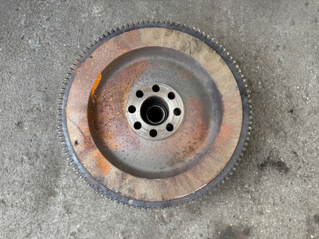 Сцепление диск прижим d4d механическая коробка передач 2.4 toyota hilux viii Недорого