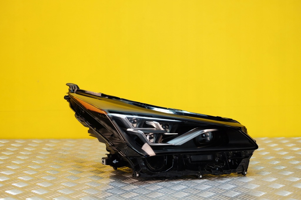 Купить Lexus nx nx200t nx300h рестайлинг  2018- фара фара full led r европа