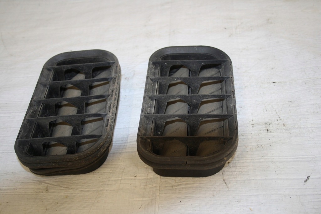 фото №15, Решётка вытяжка воздуха 4a0819181 audi q7 4l 2007