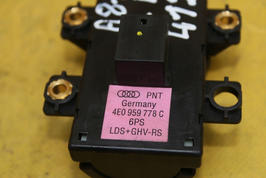 фото №6, Кнопка регулювання сидіння правий a8 d3 4e0959778c