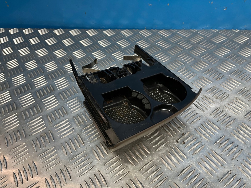 фото №1, Ford expedition i 98- кронштейн na чашки попільничка