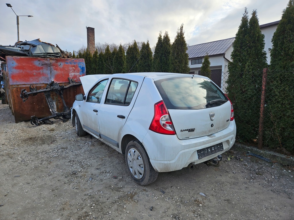 фото №1, Dacia sandero i 08- задній бампер dv369