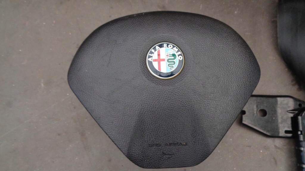 Приборная панель панель  подушки безопасности ремни датчик alfa romeo giulietta eu с Разборки