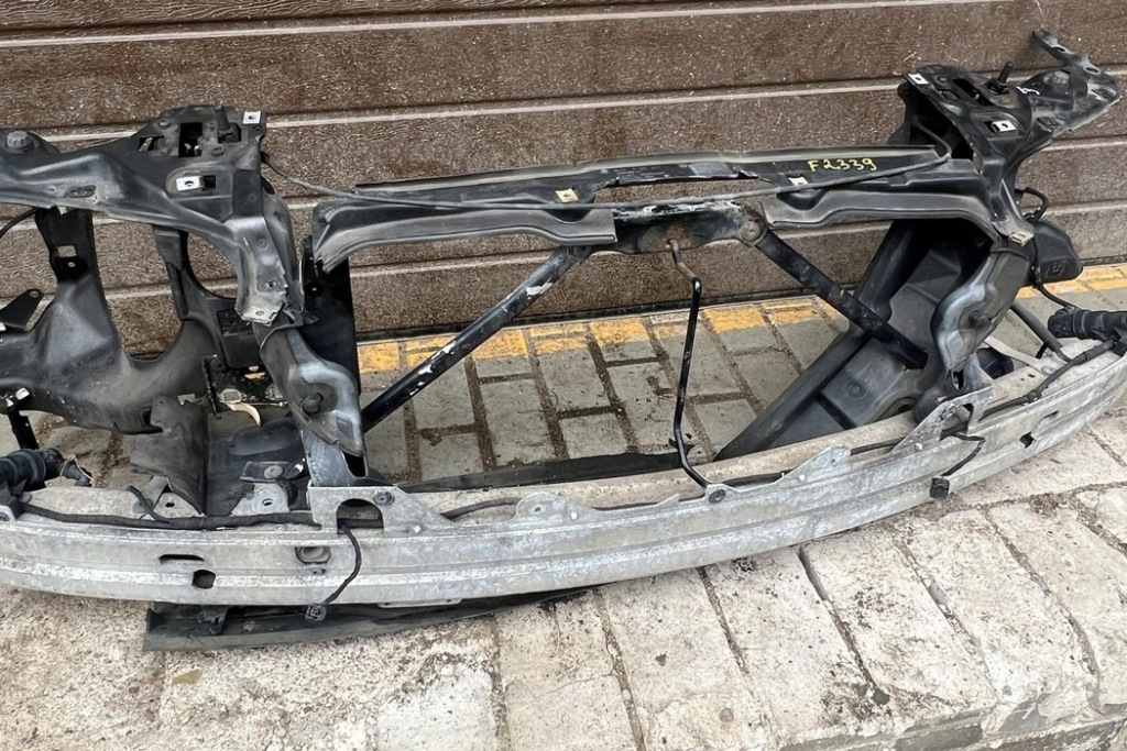 Kompletny ремень передний bmw 7 e65, e66, e67 51717011217 3.0l дизель 170kw Киев