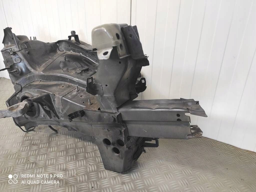 Четверть лонжерон передняя левая кронштейн левое  перед z177 opel insignia a в Украине