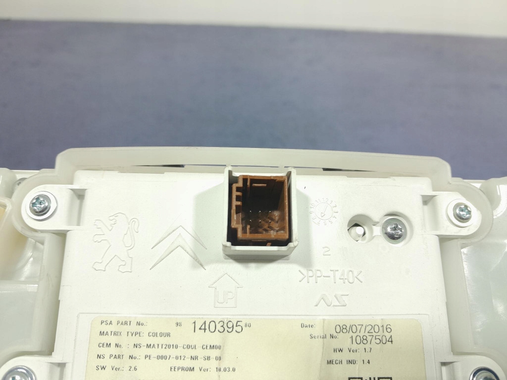 фото №8, Peugeot 2008 i lift 1.2 thp 110 km приборы счетчик бензин eu 9814039580