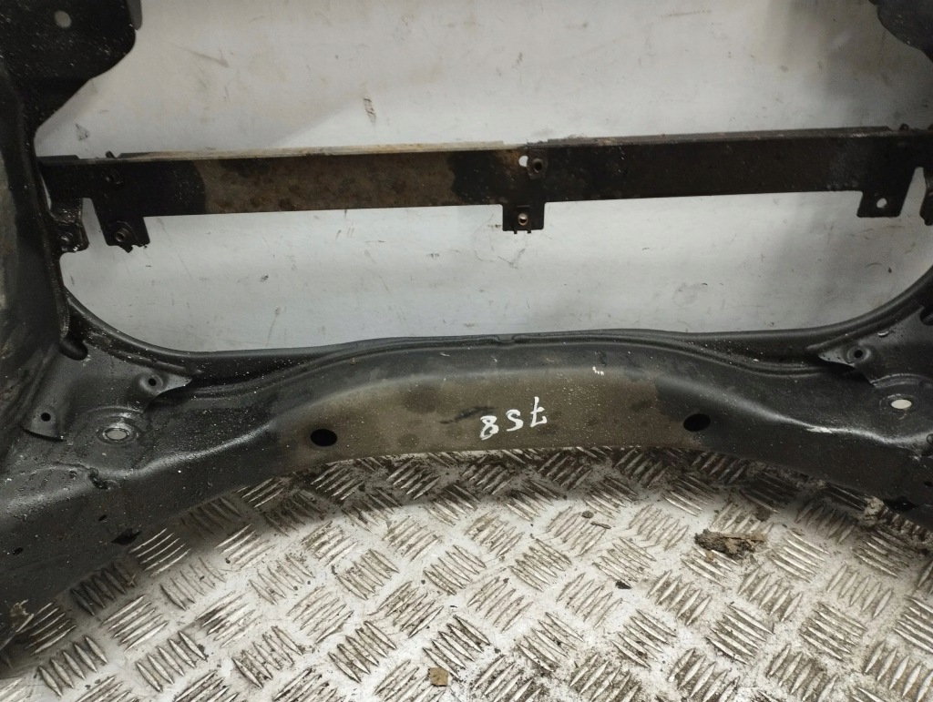 Подрамник передние bentley flying spur в Украине