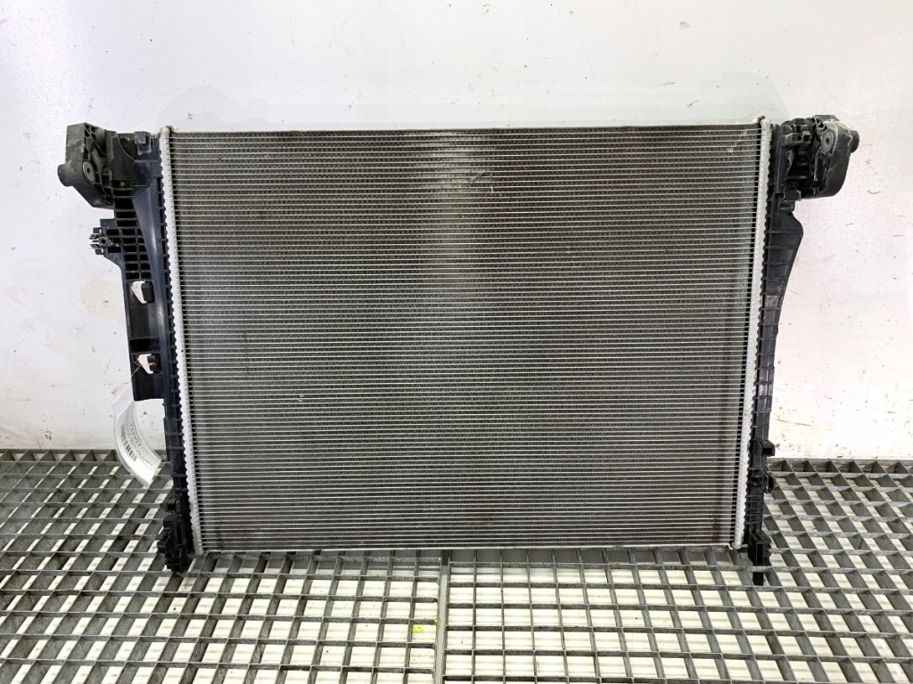 Купити Радіатор води volvo xc60 2 2.0 249km p31684238 радіатор