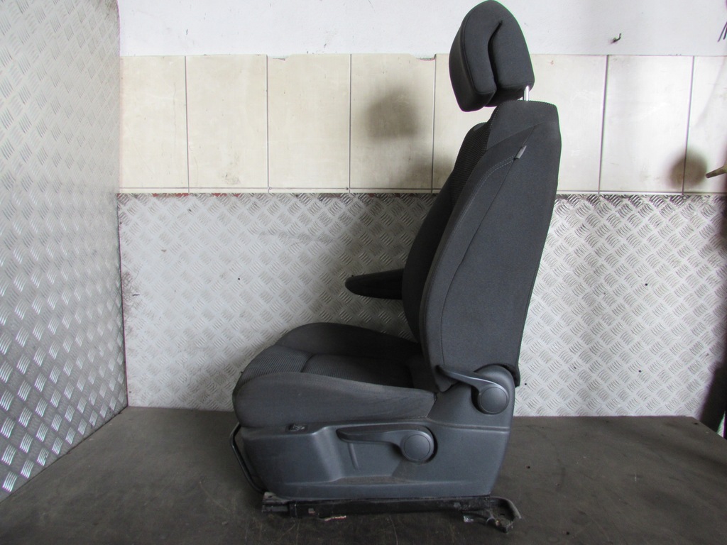 фото №10, Сиденье левый перед подогрев peugeot 5008 09-13r