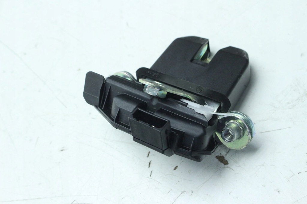фото №6, Замок крышки задняя 5j0827501d skoda fabia ii
