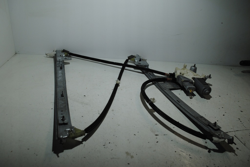 фото №1, Подъемник стекло левый перед xsara picasso 128000292