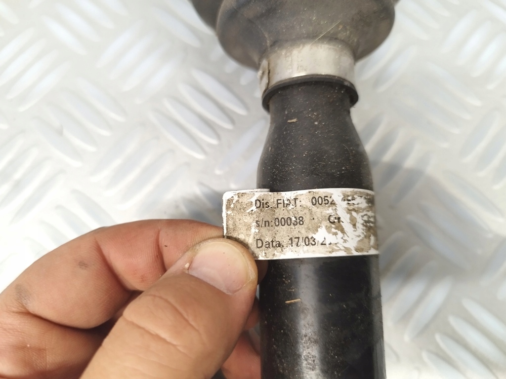 Привідний вал привідна ліва fiat doblo ii 1.4 t-jet 120km Оригінал