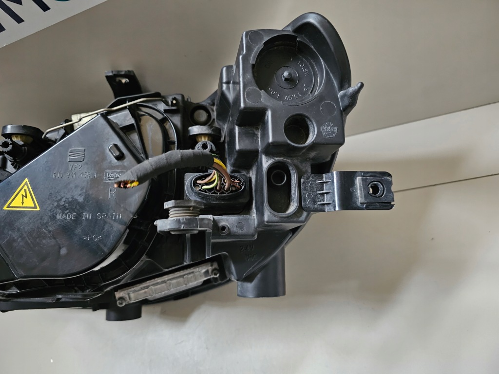 Фара передня правий праві перед seat ibiza iv 4 ксенон led європа  6j1941008q Оригінал