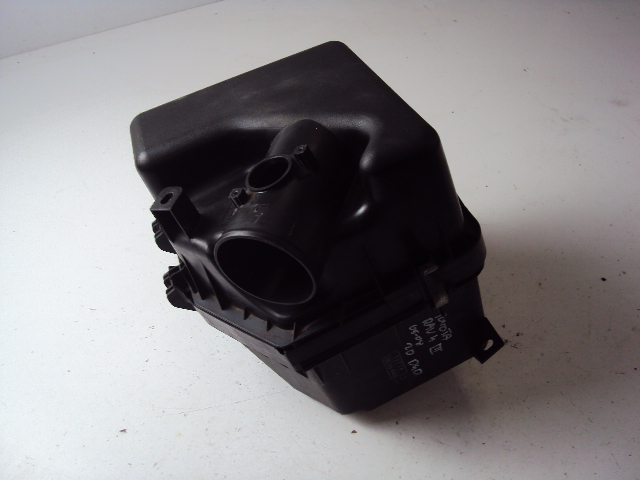 фото №1, Корпус фильтра воздуха toyota rav-4 iii 2.0d 05-