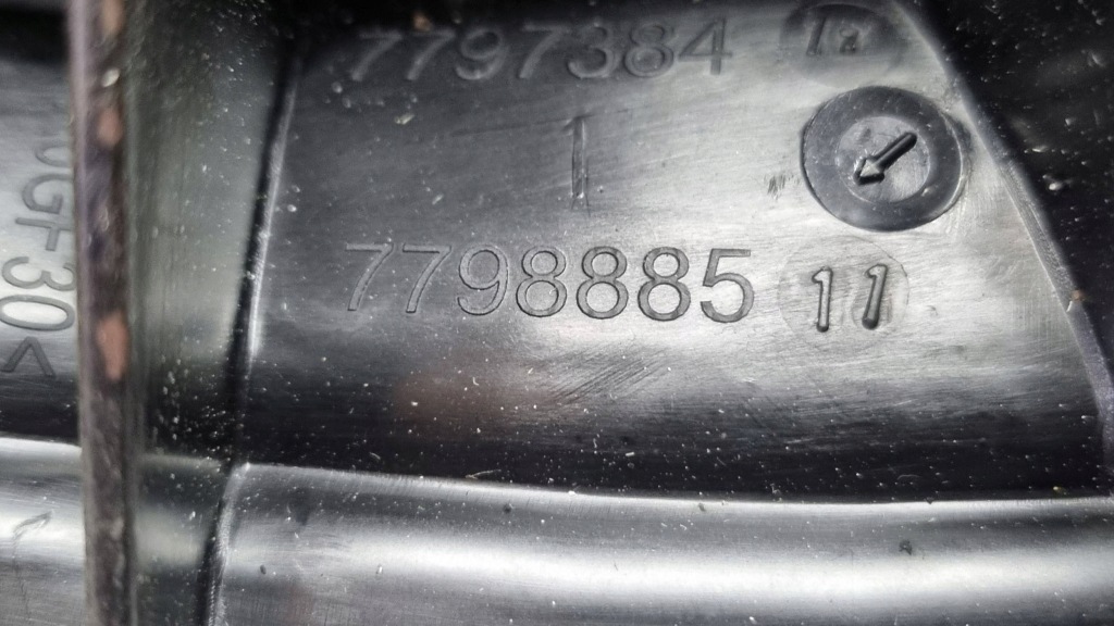 Колектор впускний  7798885 bmw x1 e84 e90 e91 92 e87 e81 e60 e61 2.0d n47d20c Зі Шроту