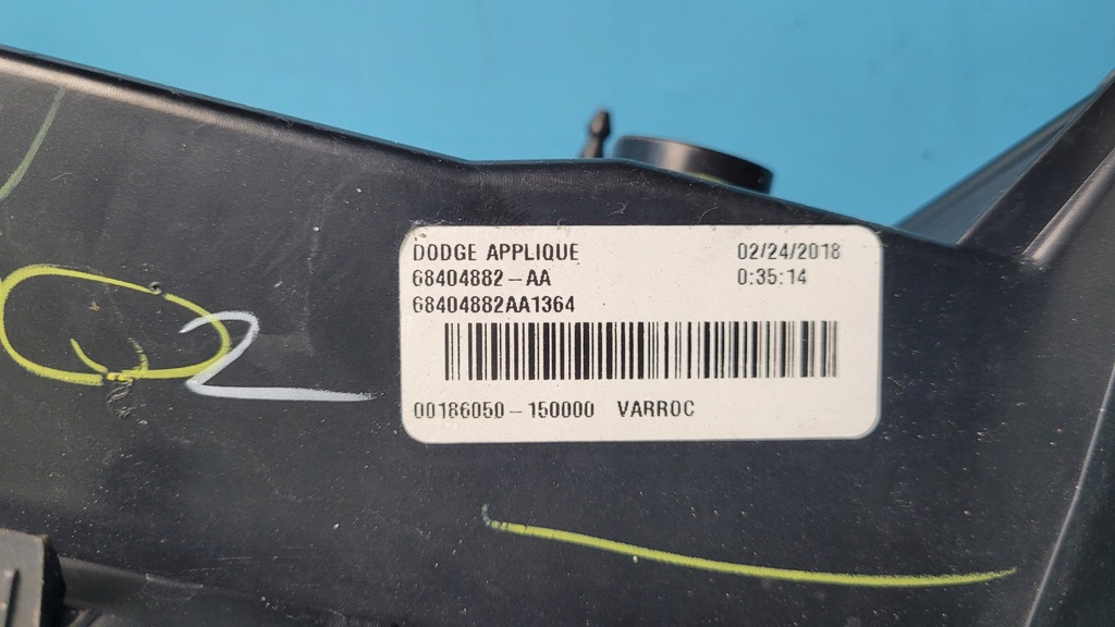 фото №12, Dodge challenger sxt 19r накладка лампа кришки задня 68404882aa