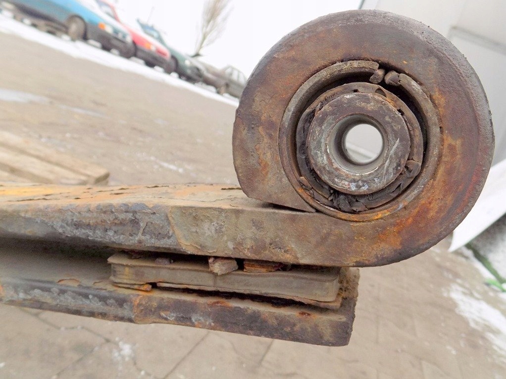 фото №4, Iveco eurotech 440km 2001r - ресора перед 2 щітки